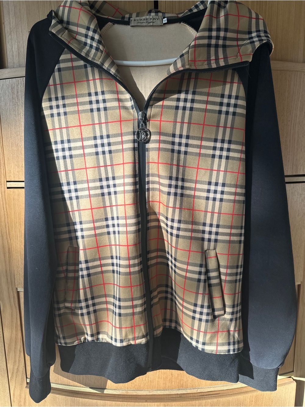 Plaid Zip Hoodie with Black Sleeves Size M New